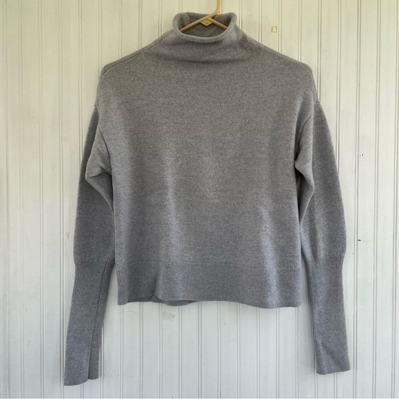 Aritzia Wilfred Gray Grey Roll neck Semi Cropped Merino Wool Sweater Size Small* - Picture 1 of 8